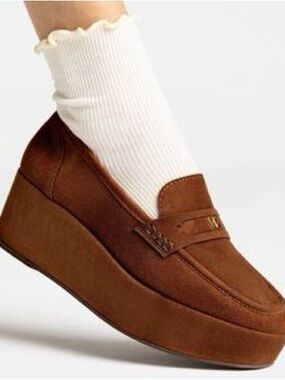 LARROUDÉ SUKI FLATFORM LOAFER IN BURNT UMBER SUEDE